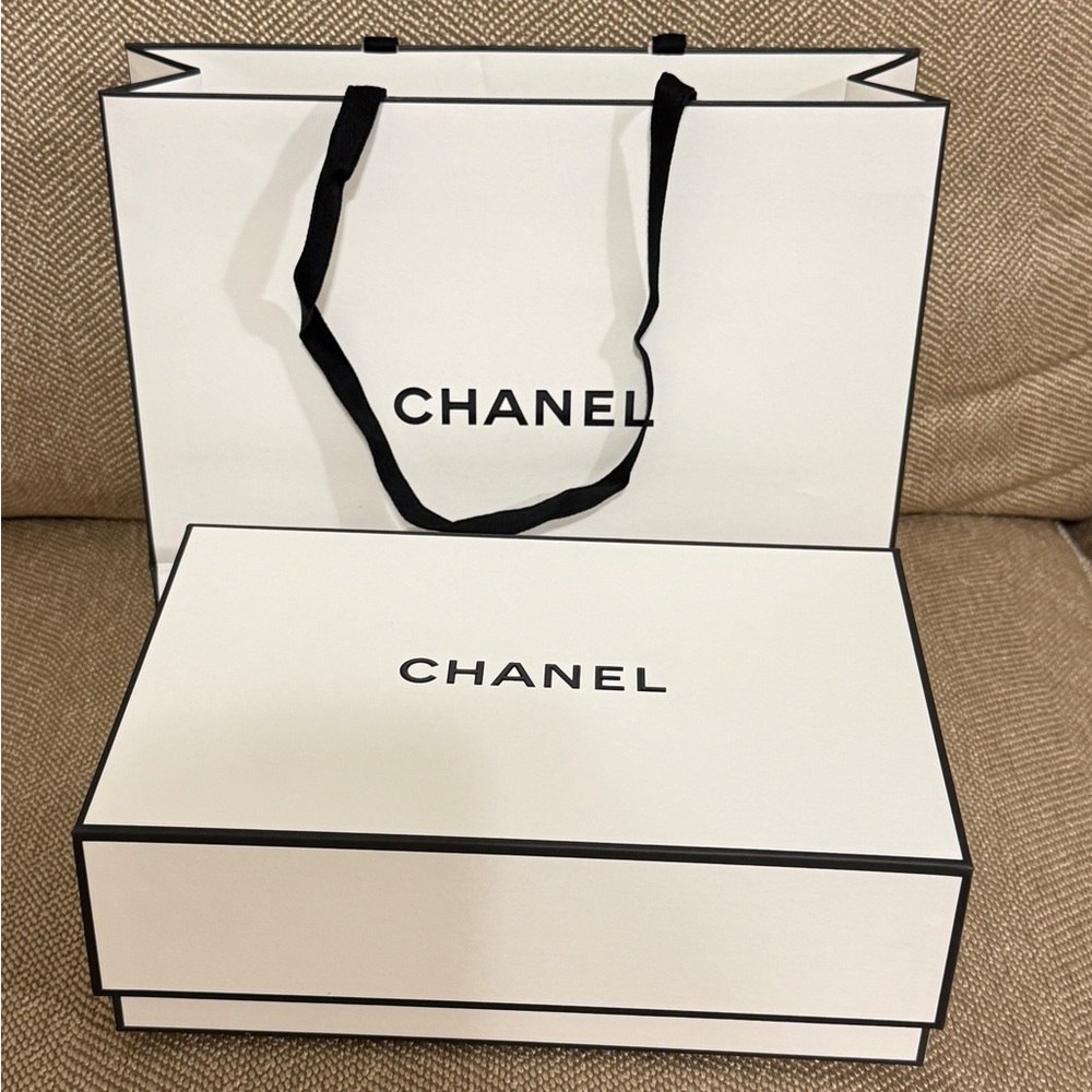 Chanel small gift box with shopping bag